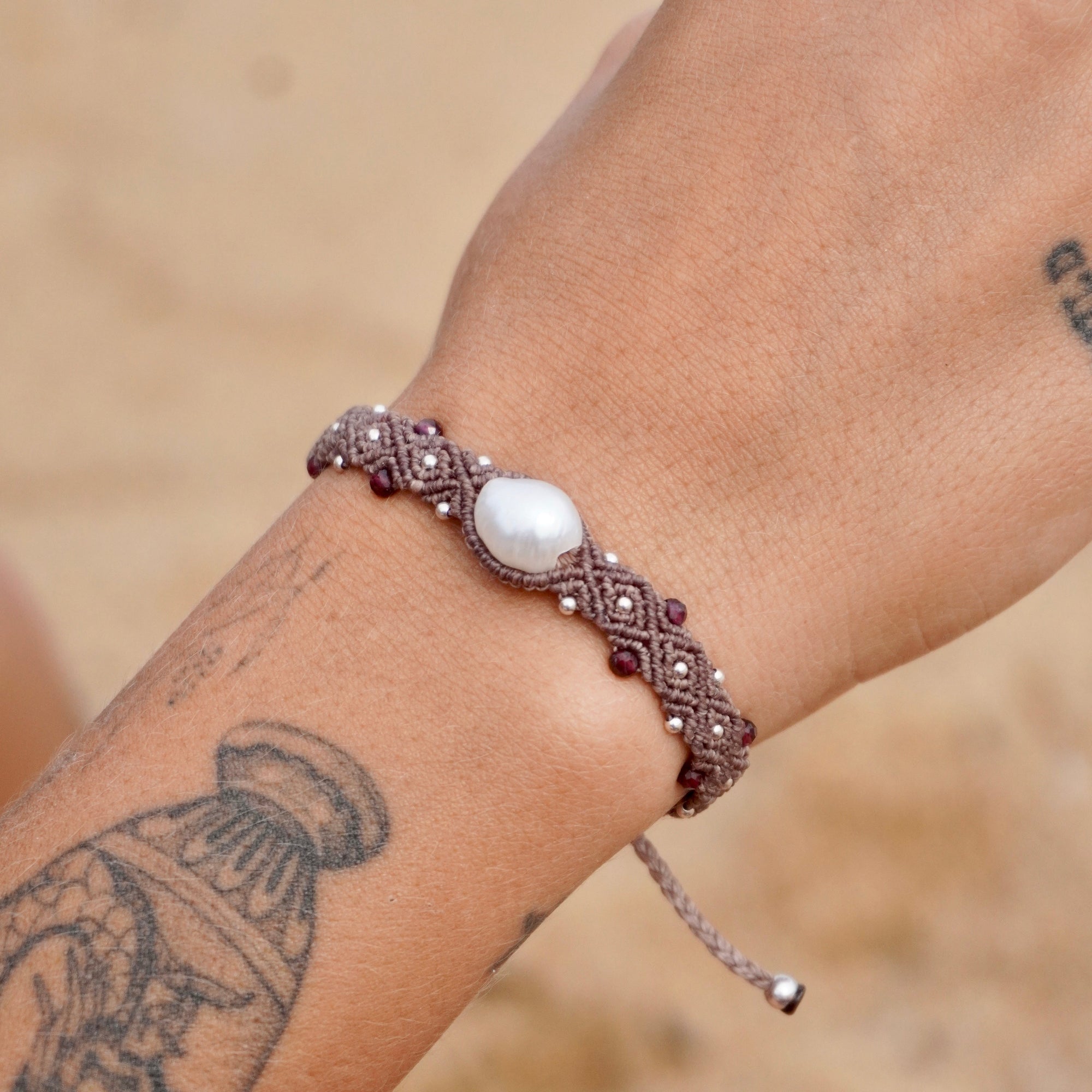 Pulsera de Perlas y Granates