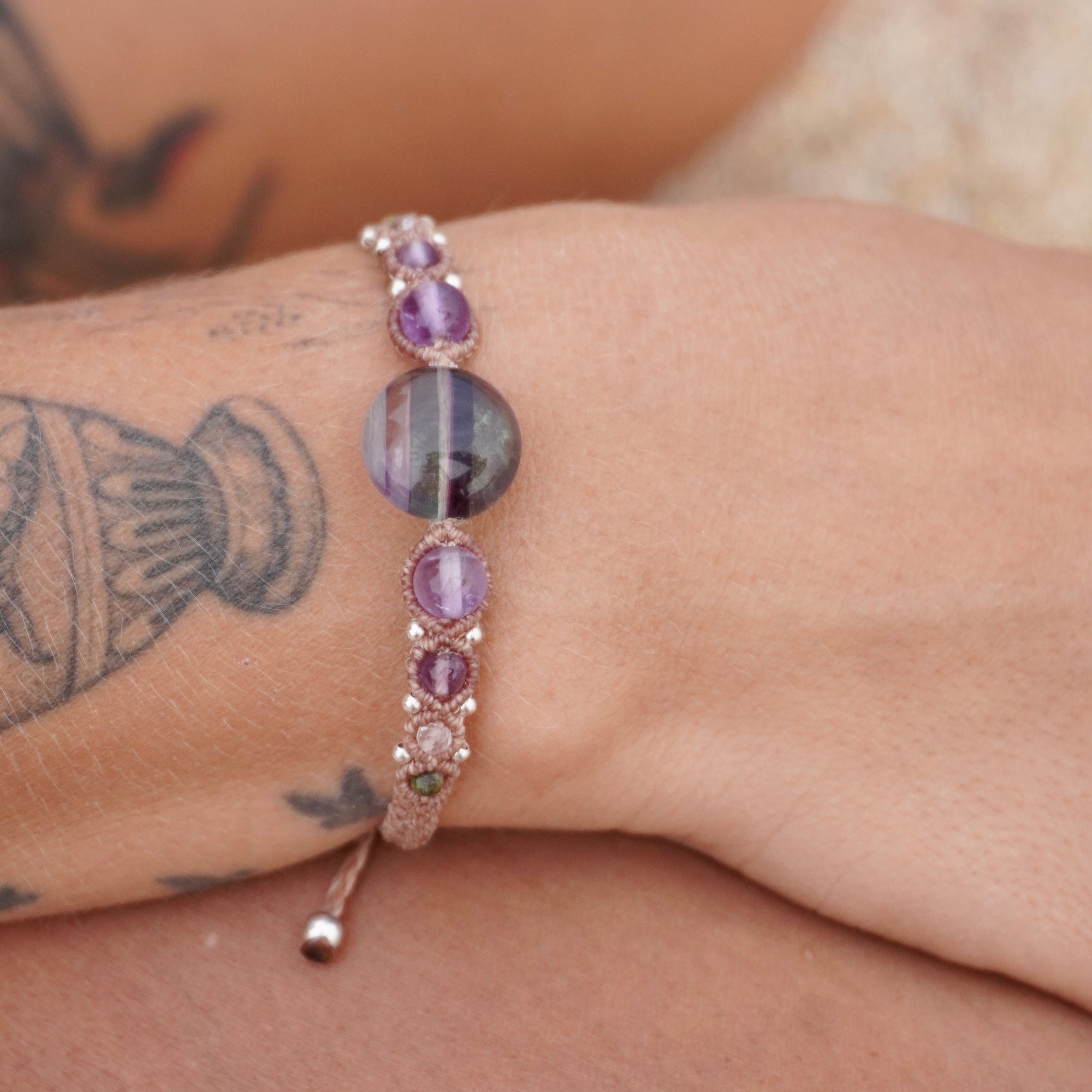 Pulsera de Fluorita, Amatista, Cuarzo cristal y Unakita