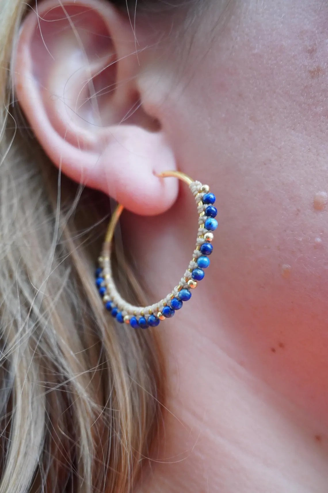 Aros de oro con Lapislázuli