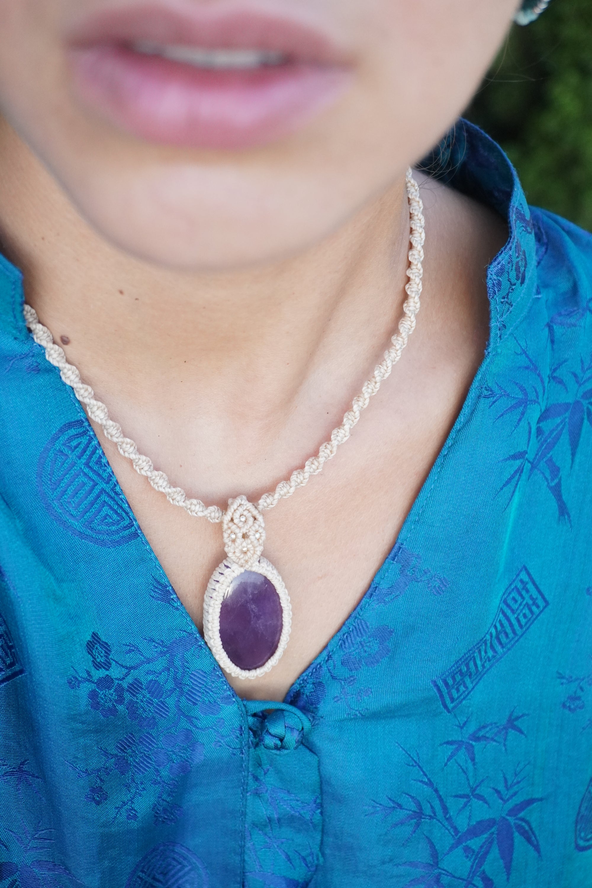 Collar de macramé con Amatista