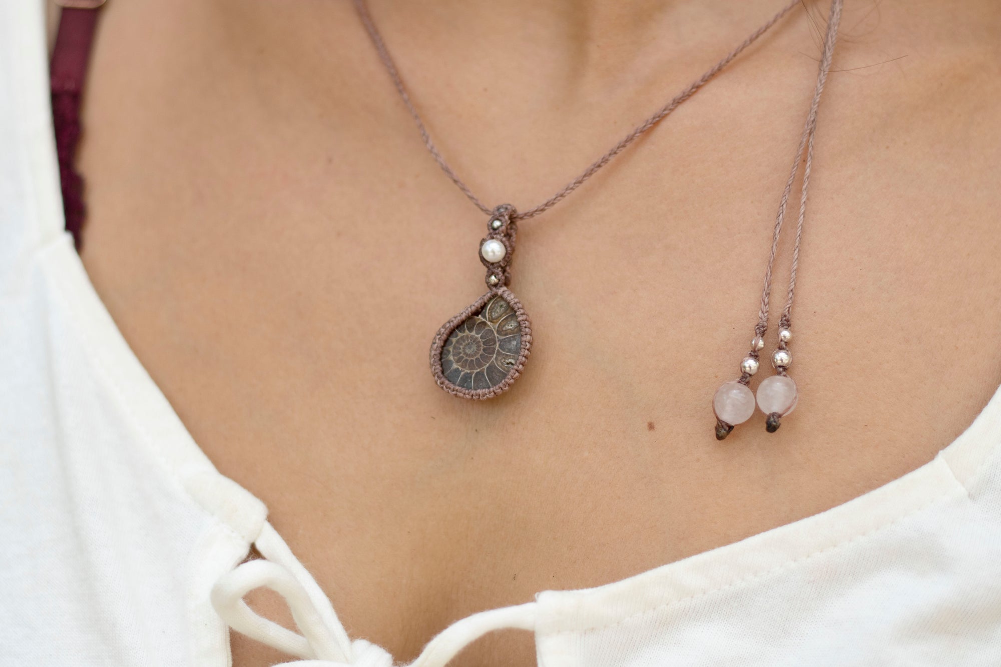 Collar de Amonnite, Perlas y Cuarzo Rosa