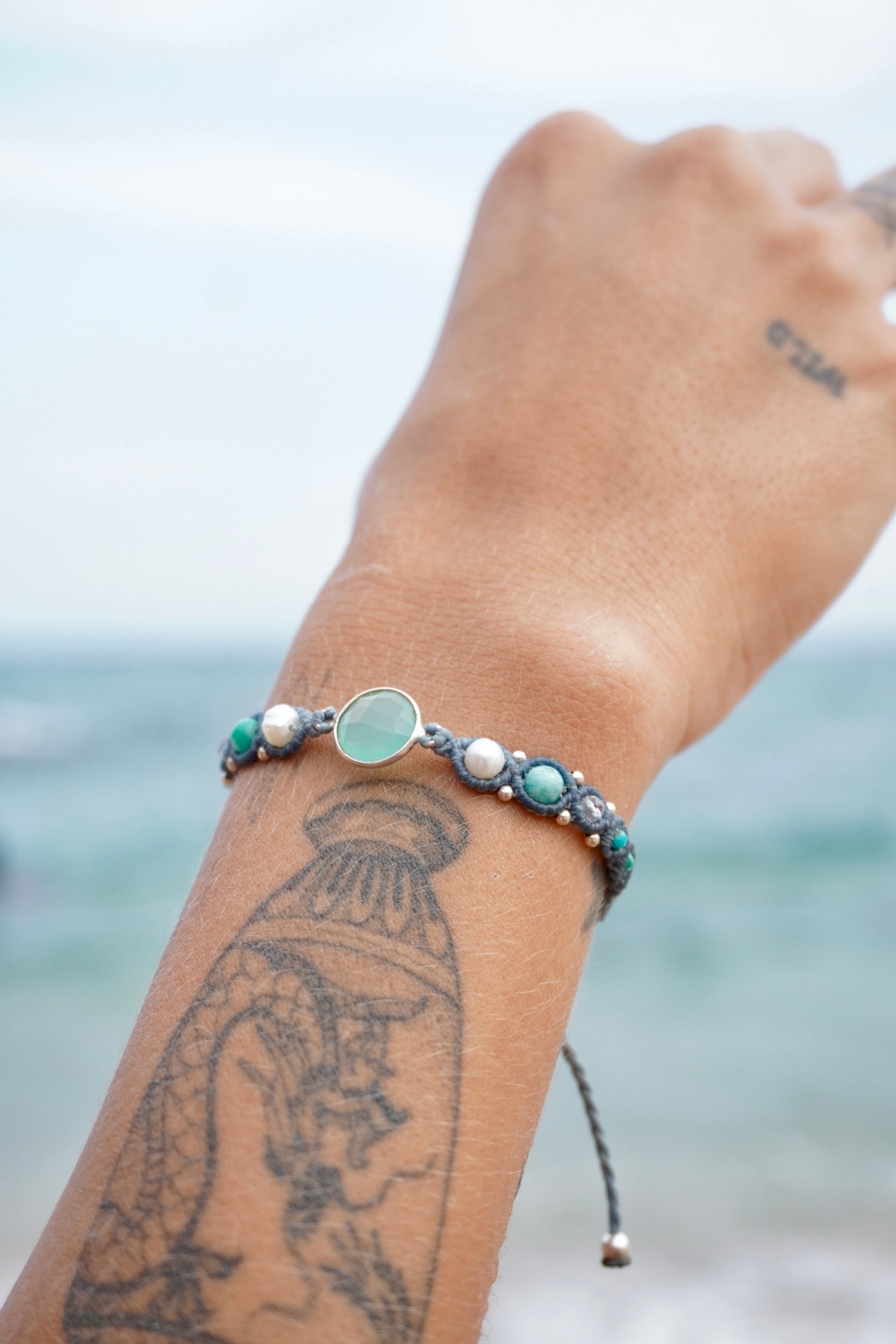 Pulsera de Calcedonia, Perlas, Amazonita, Cuarzo cristal y Turquesa
