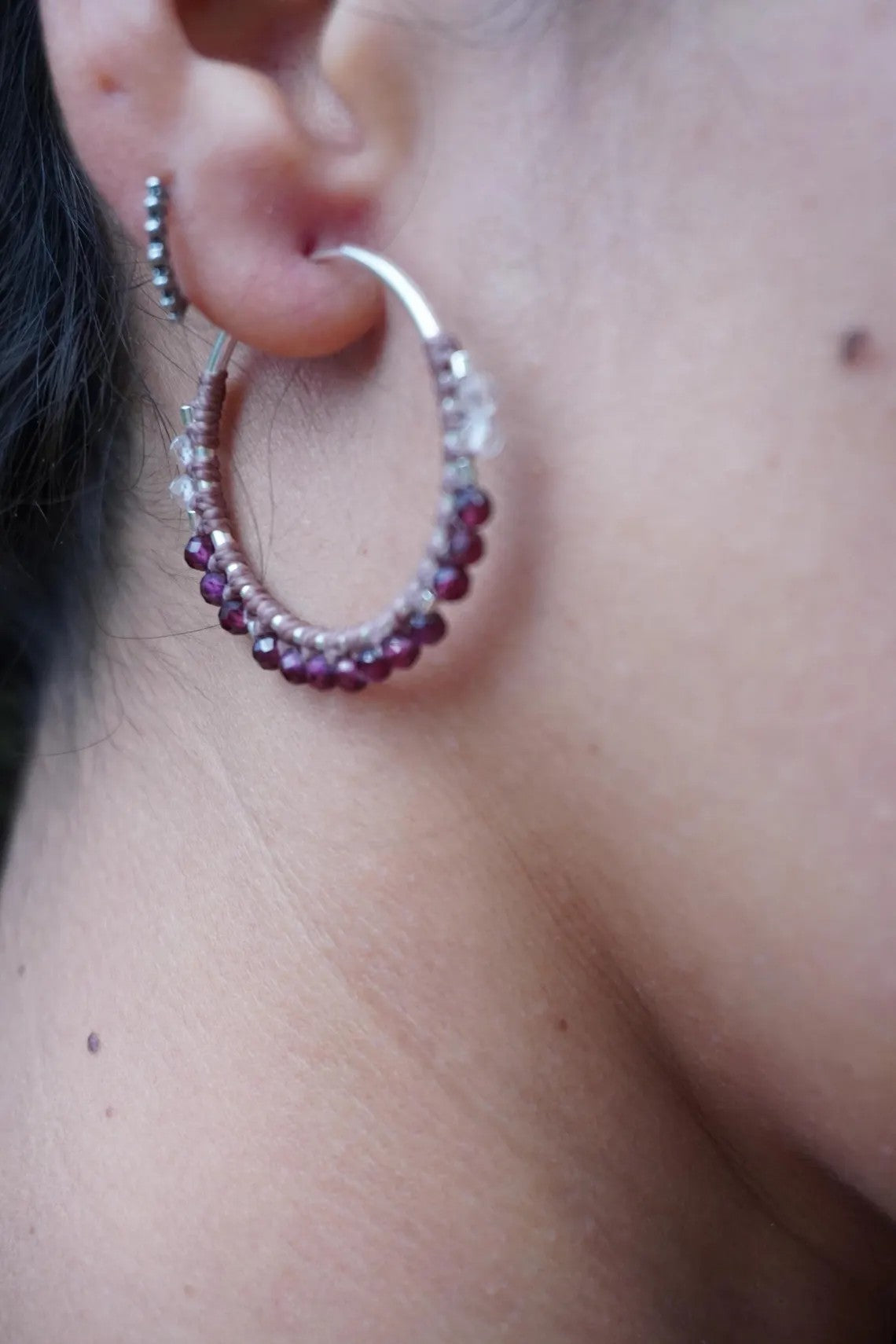 Aros de plata con Granate y Cuarzo Cristal