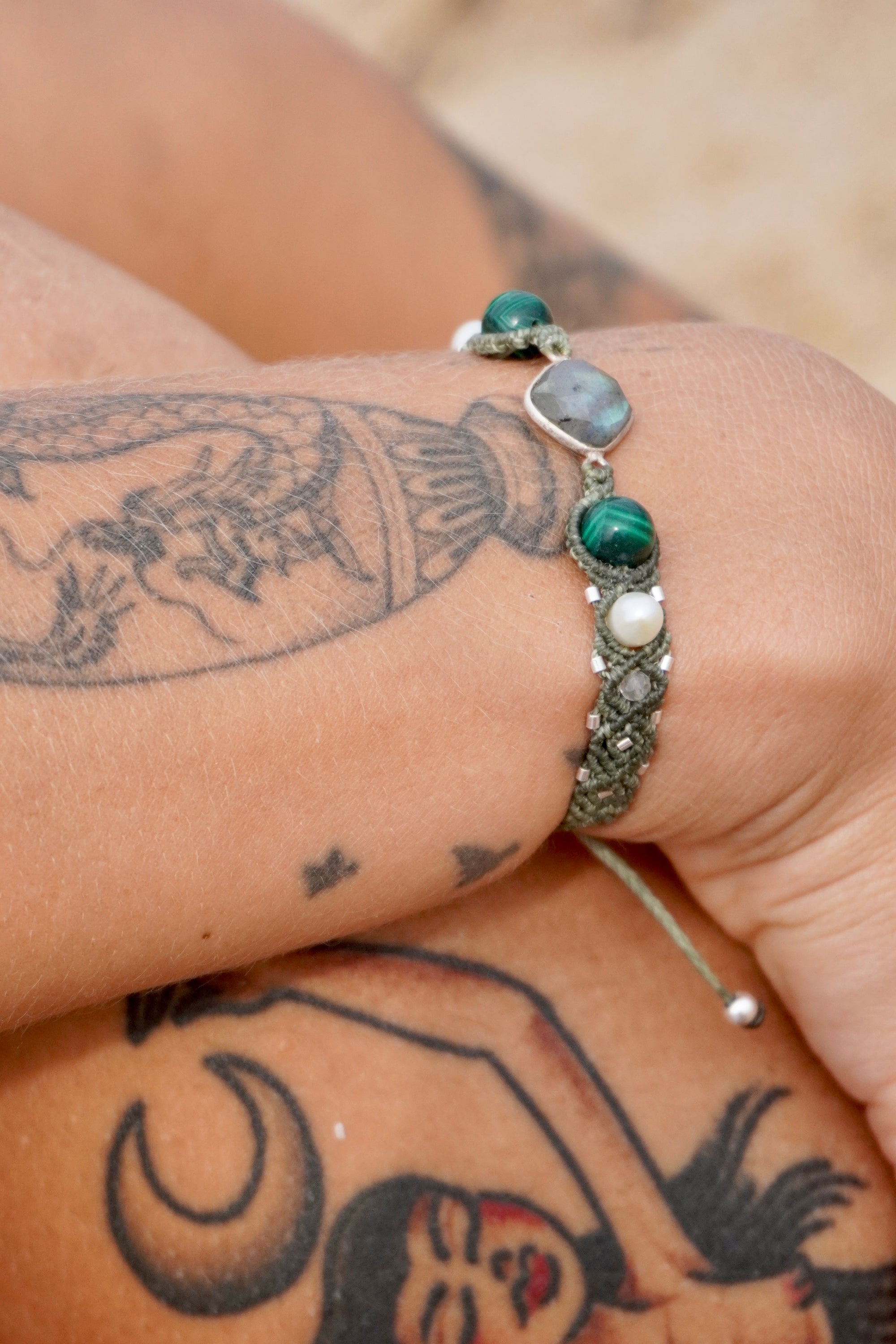 Pulsera de Labradorita, Malaquita y Perlas
