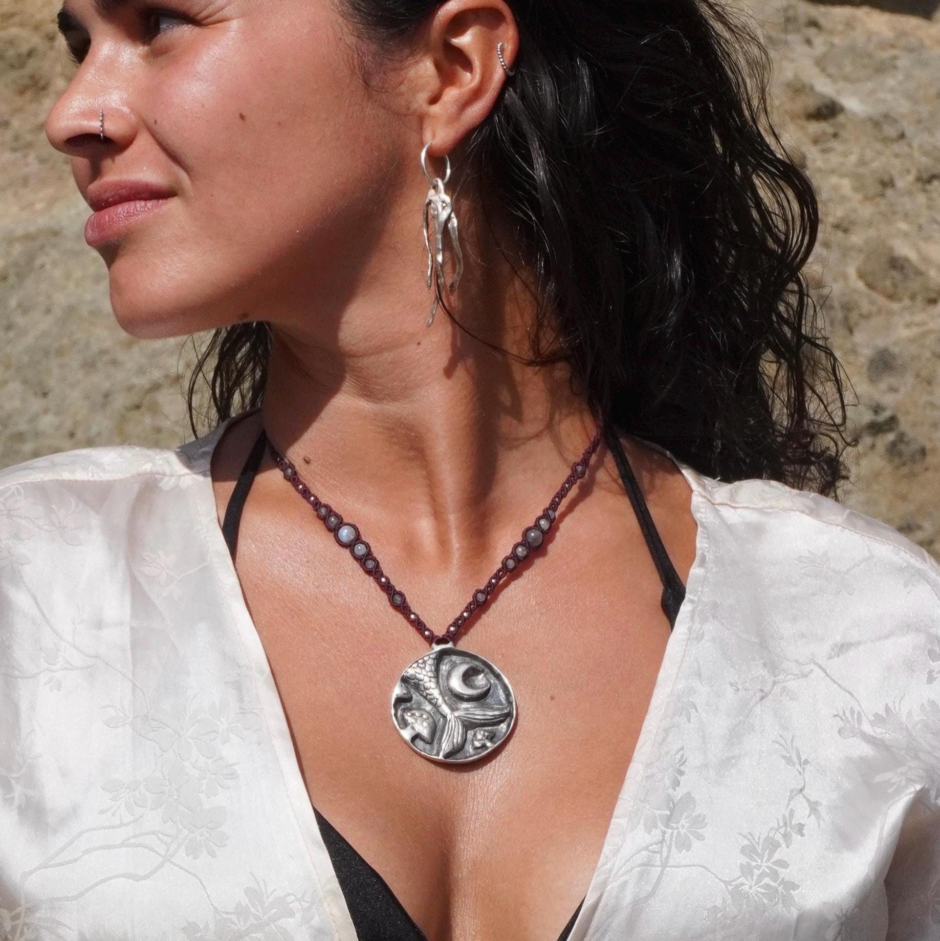 Collar Medalla Sirena de plata y Labradorita