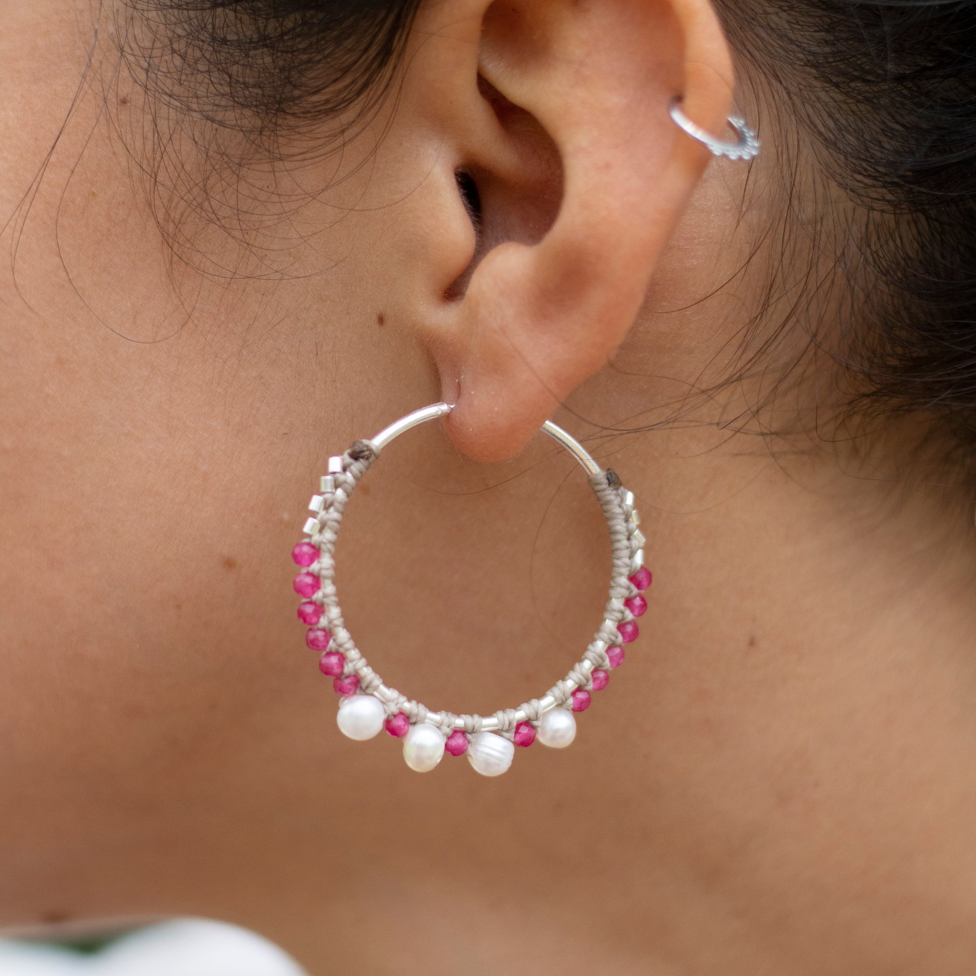 Aros de plata con Perlas y Rubí