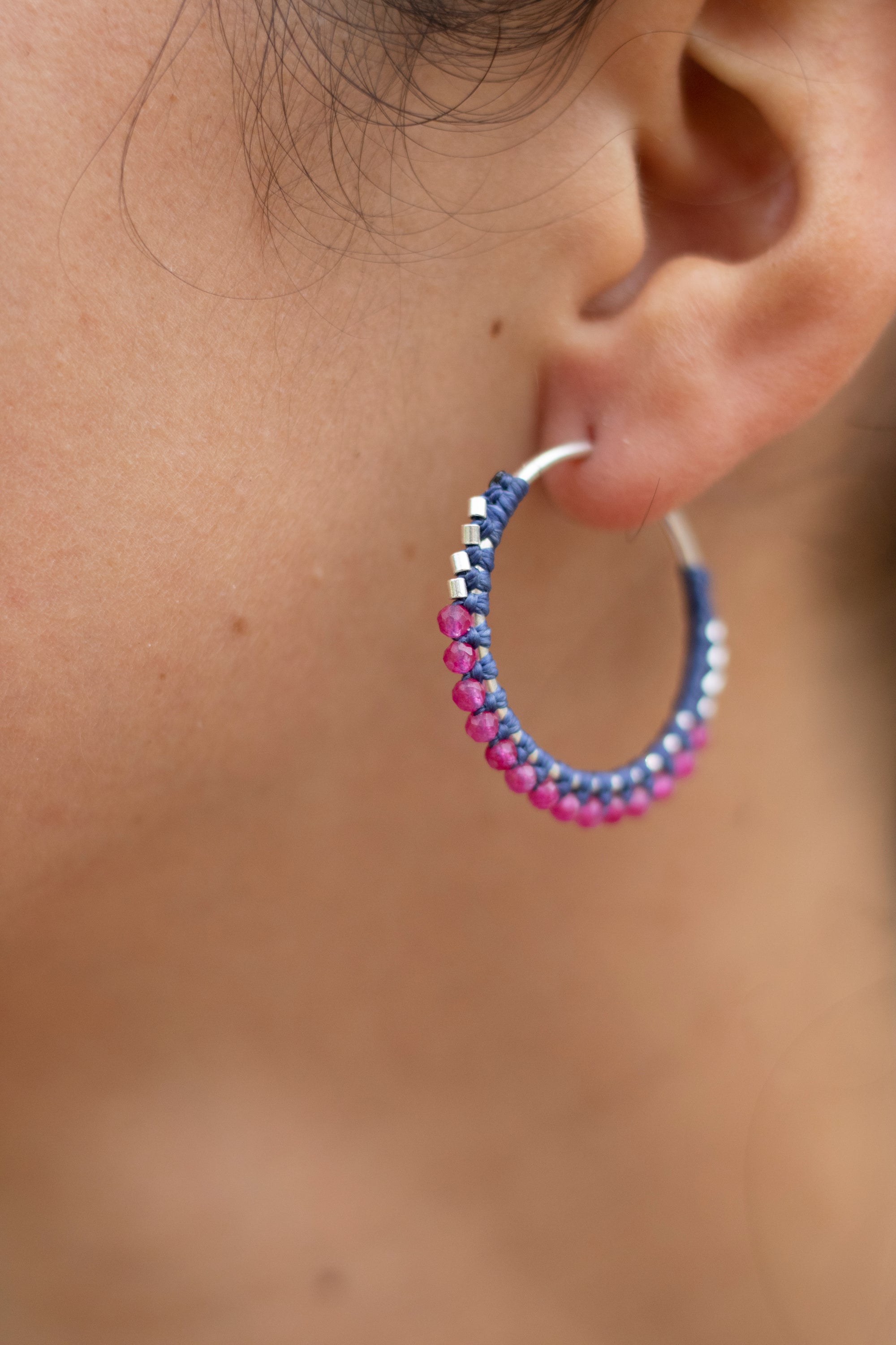 Aros de plata con Rubí