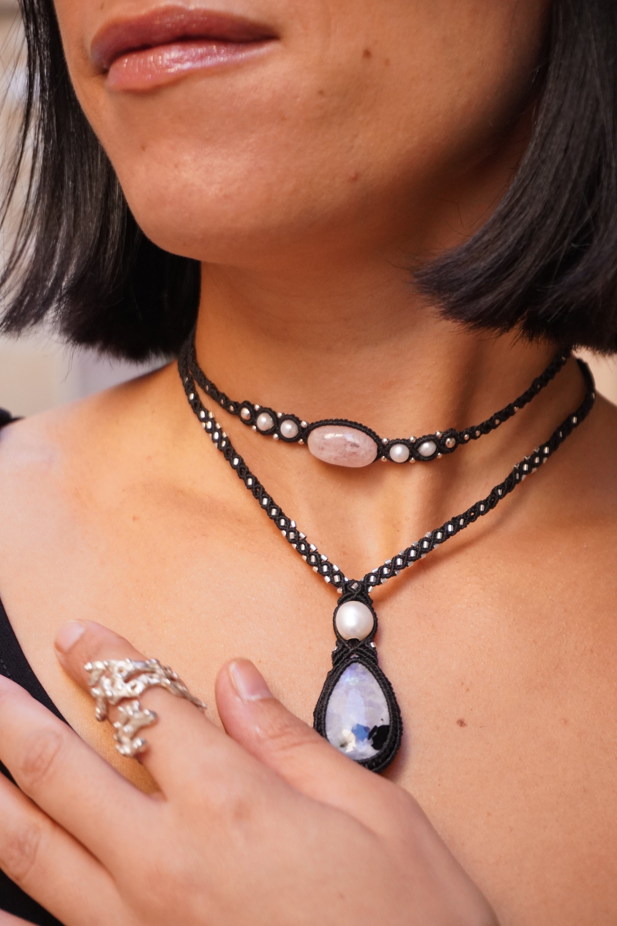 Collar de Piedra Luna Arcoíris, perla, amatista y cuarzo rosa