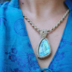 Collar de macramé con Labradorita