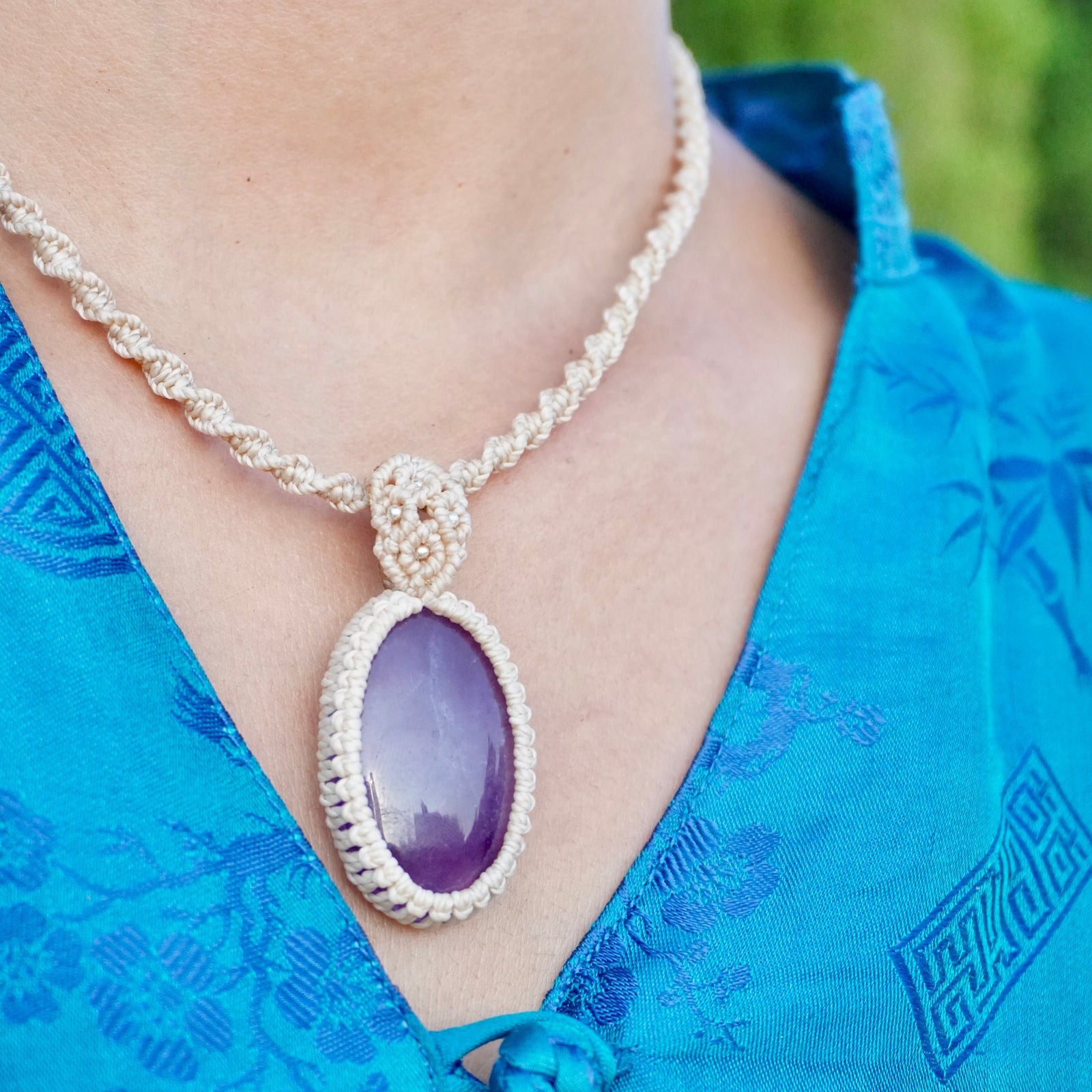 Collar de macramé con Amatista