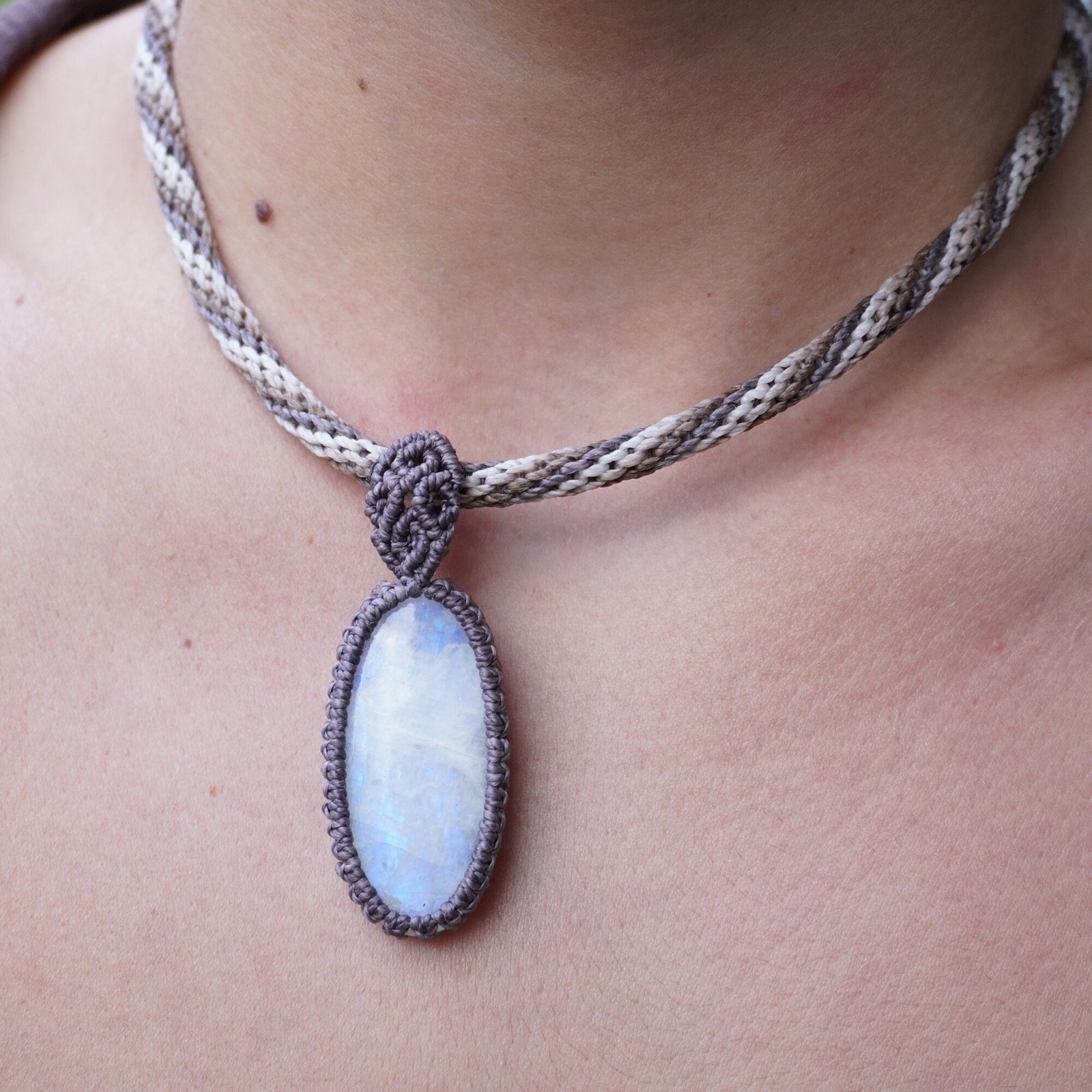Collar de Piedra Luna Arcoiris
