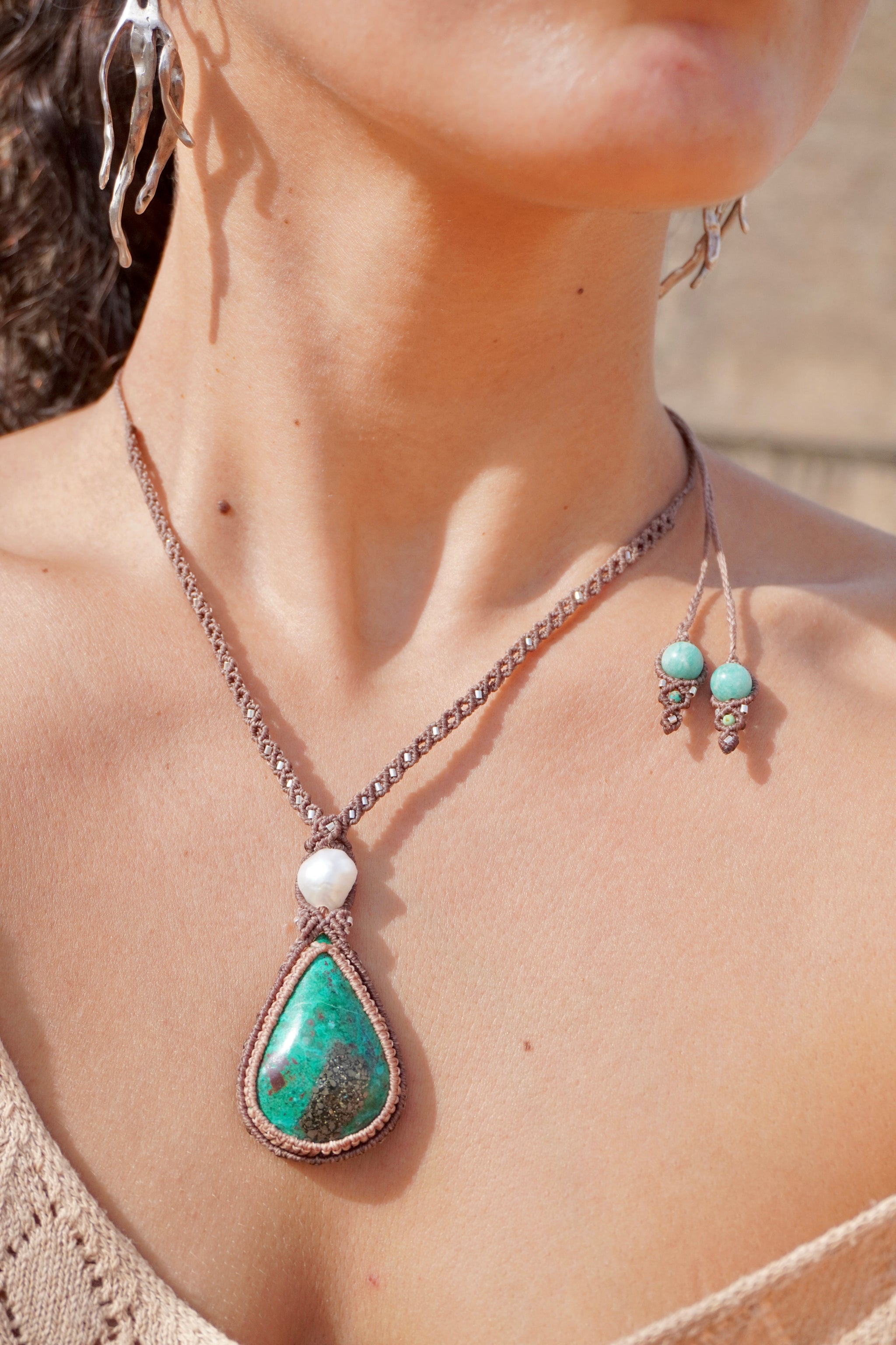 Collar de Crisocola con Pirita, Perla, Amazonita y Turquesa