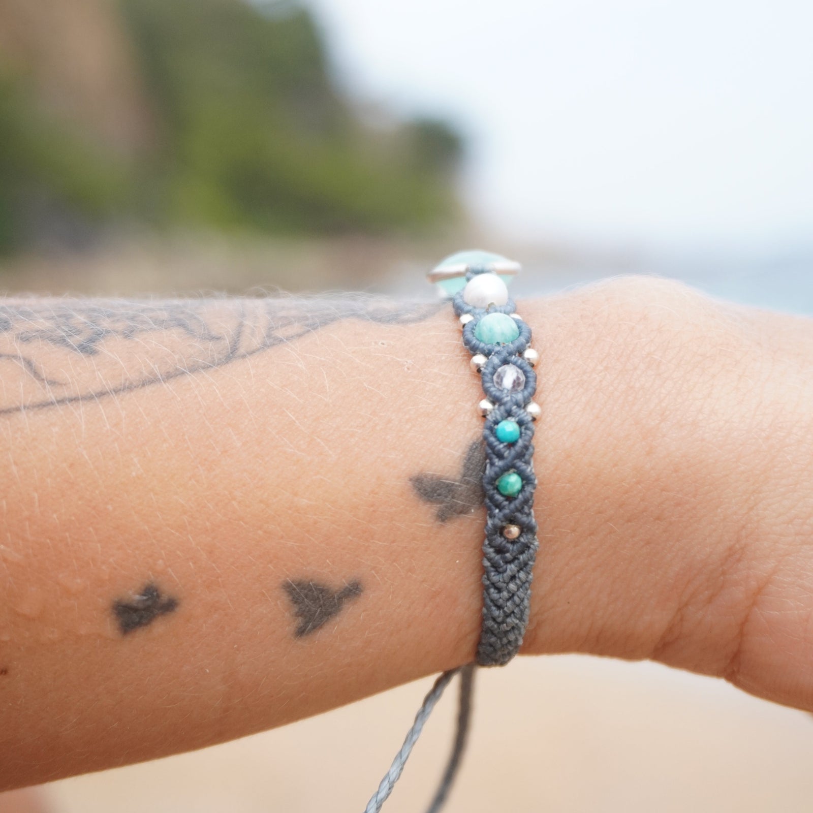 Pulsera de Calcedonia, Perlas, Amazonita, Cuarzo cristal y Turquesa