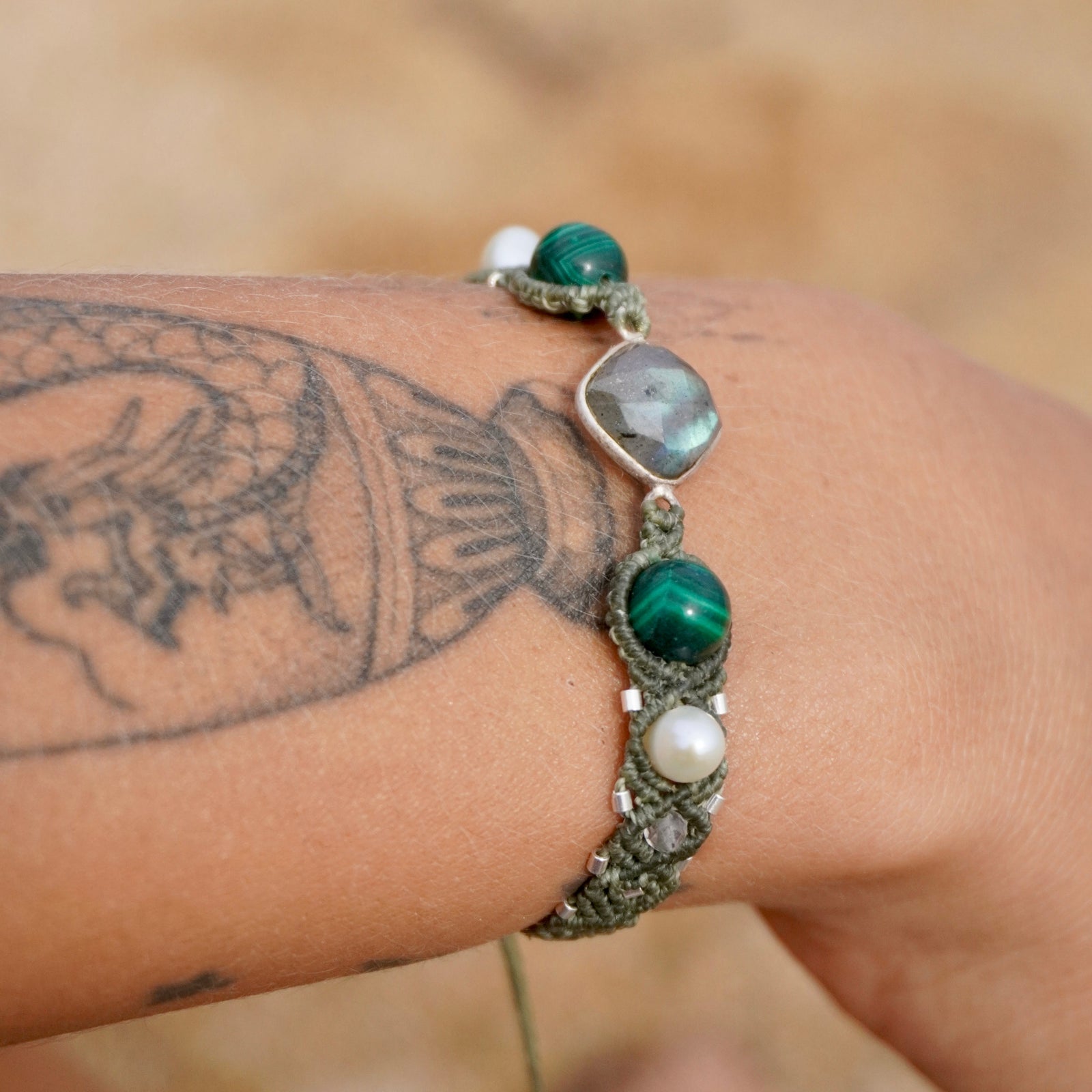 Pulsera de Labradorita, Malaquita y Perlas