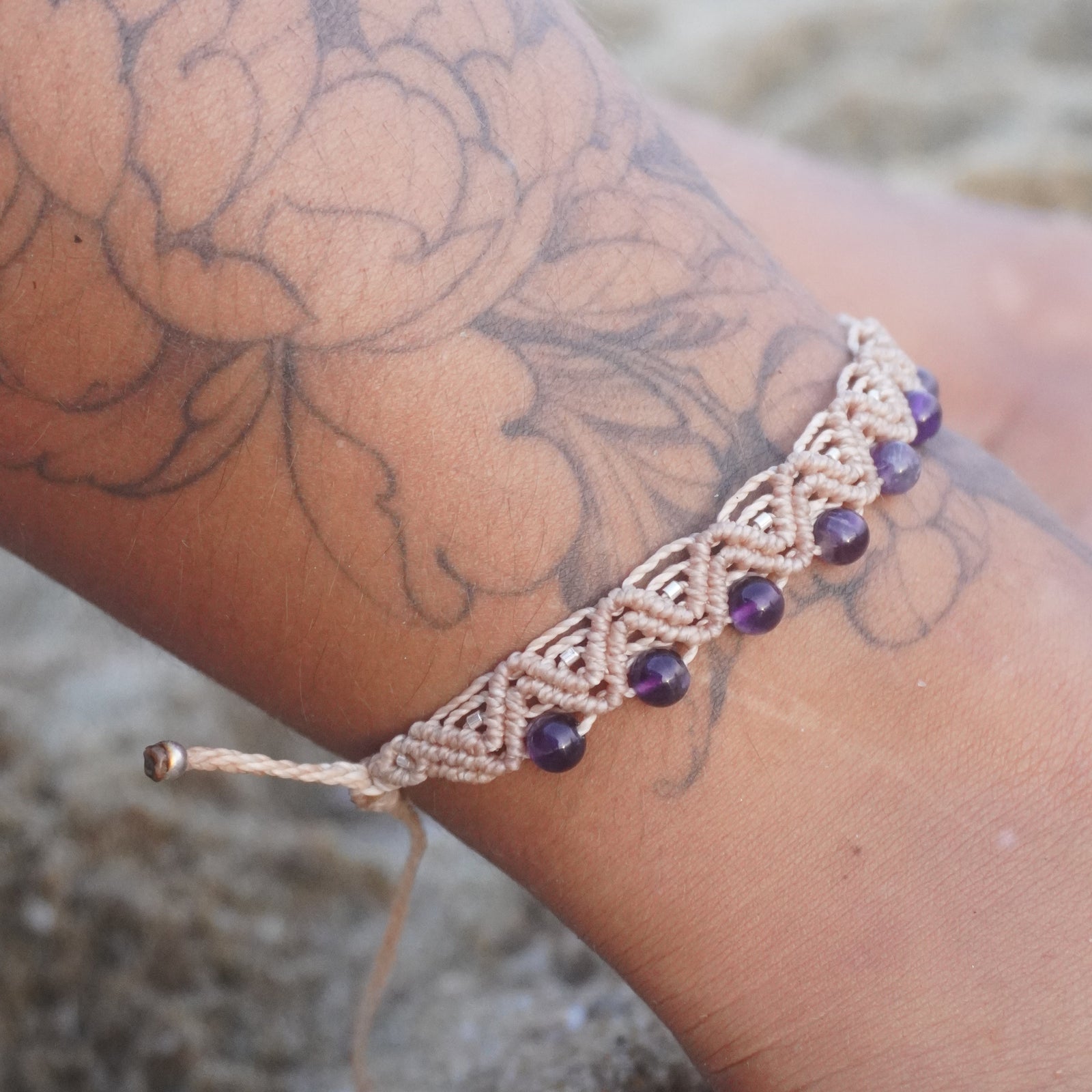 Tobillera de macramé con Amatista