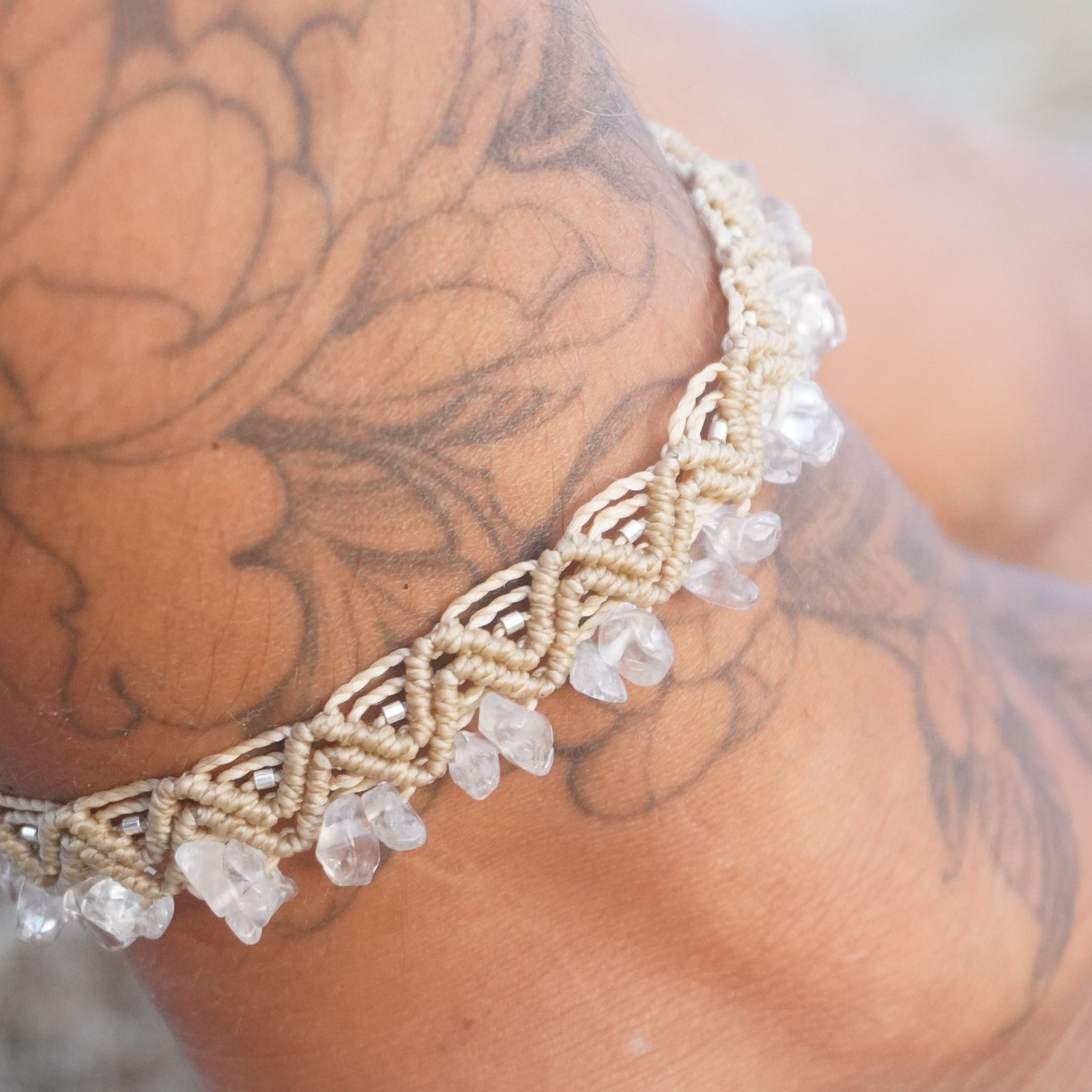 Tobillera de macramé con Cuarzo cristal