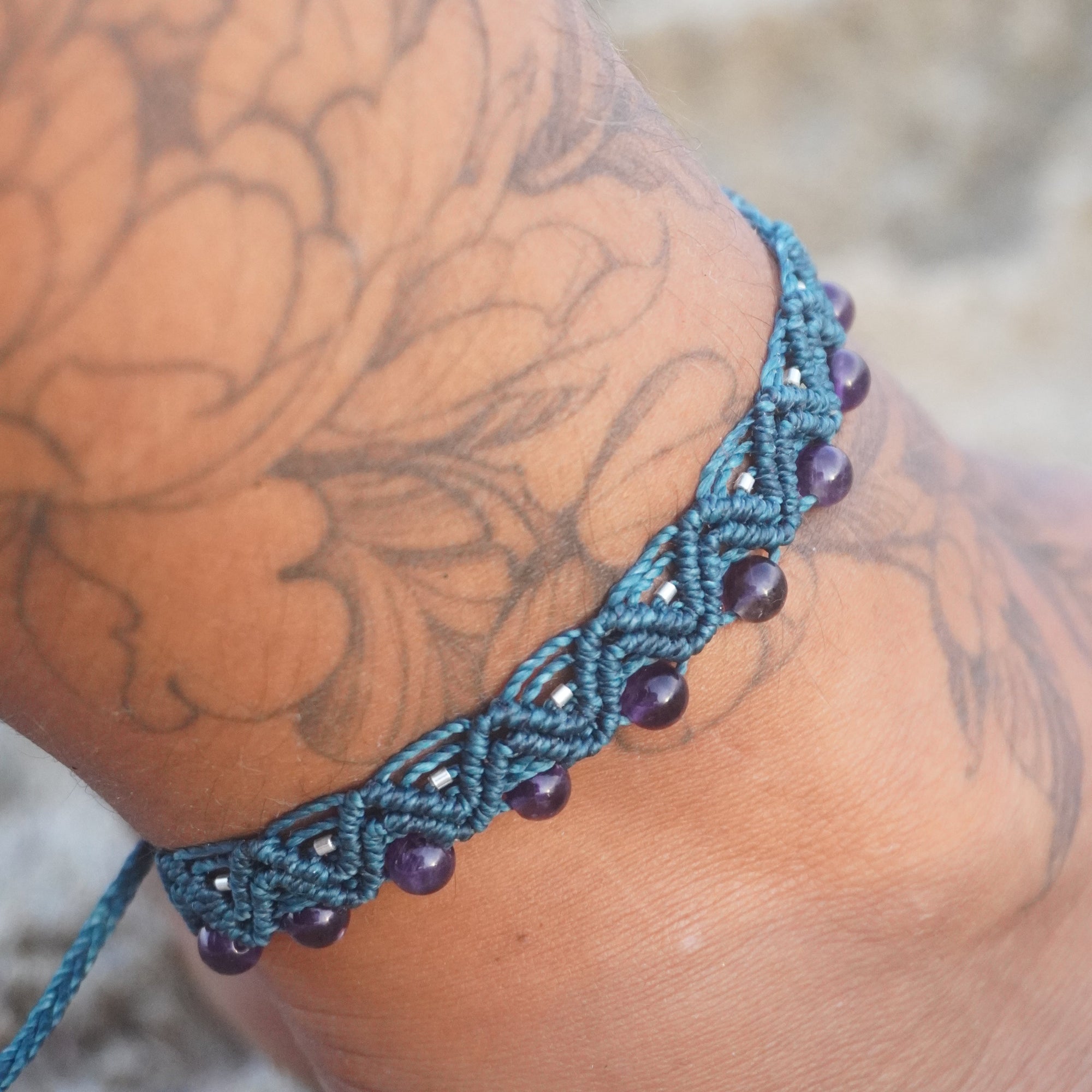 Tobillera de macramé con Amatista