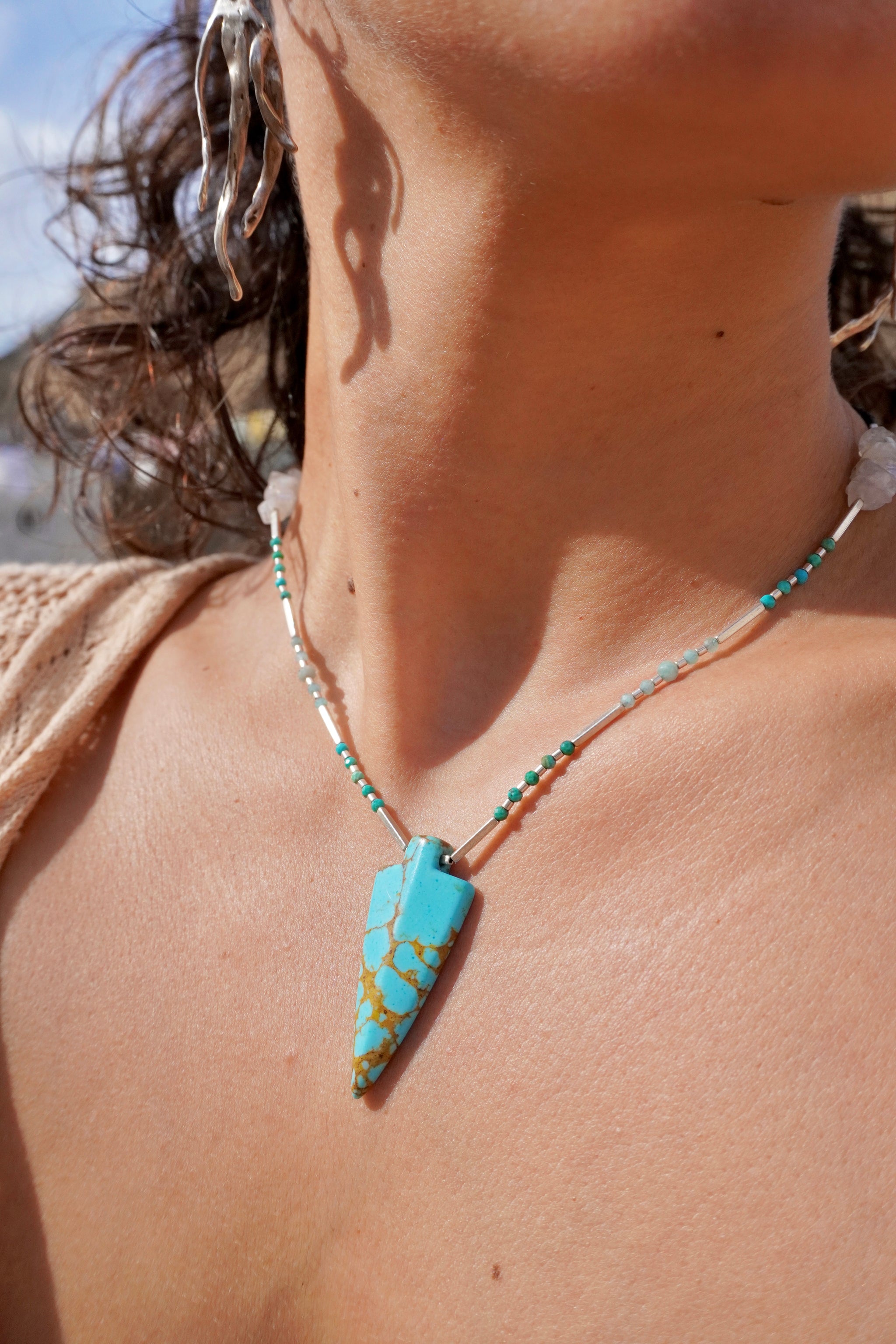 Collar Punta de Turquesa, Amazonita, Piedra Luna Arcoíris y Labradorita