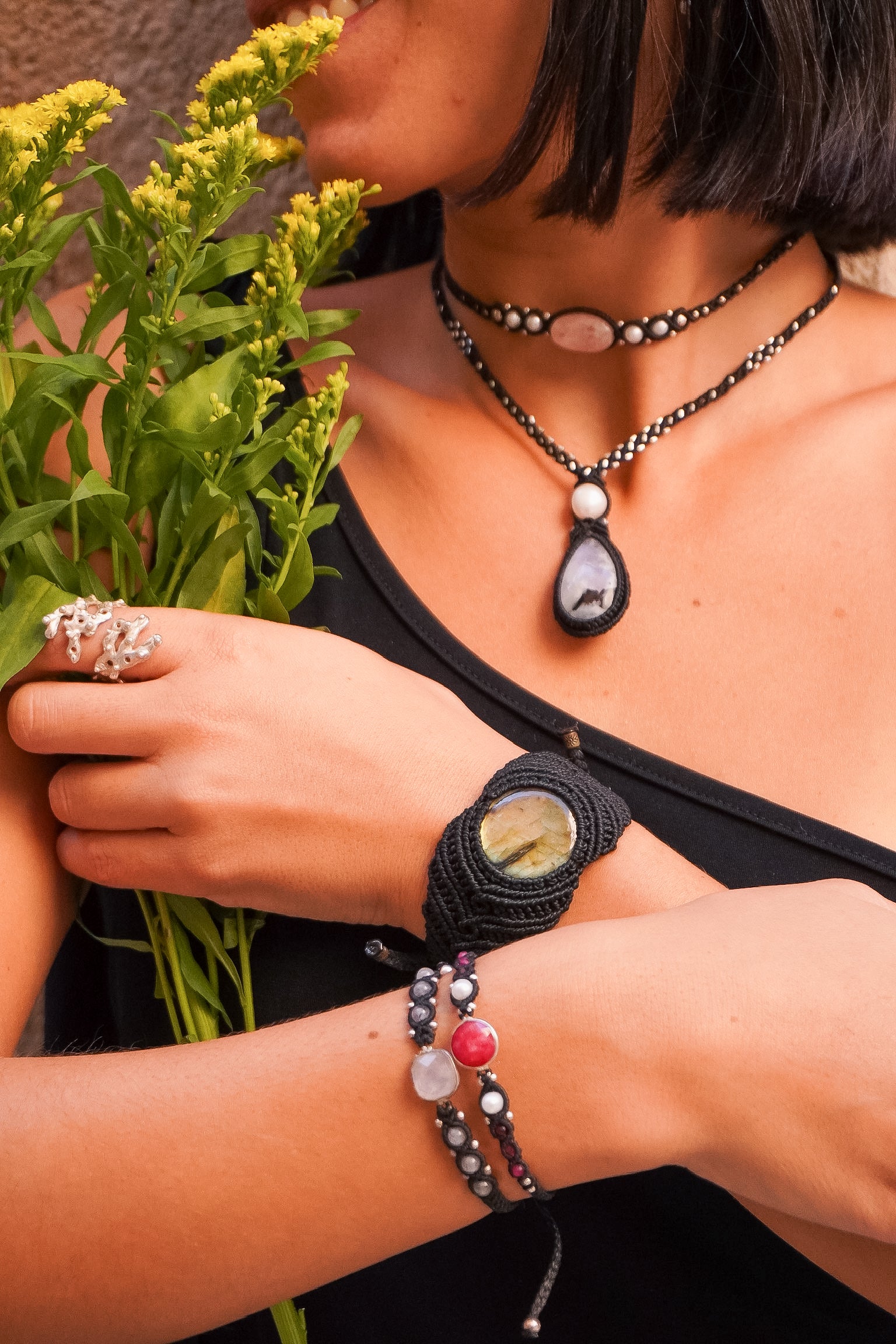 Collar de Piedra Luna Arcoíris, perla, amatista y cuarzo rosa