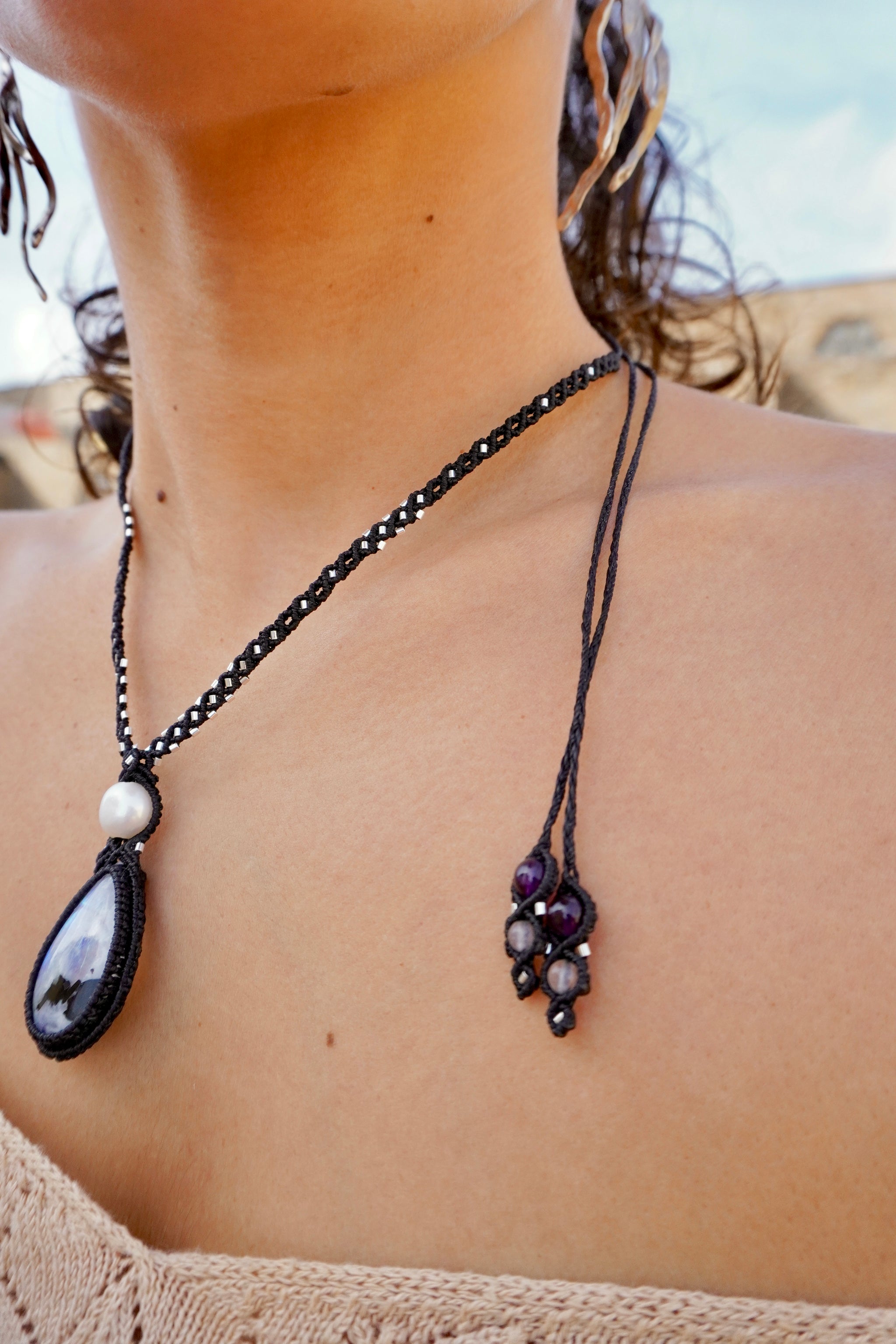 Collar de Piedra Luna Arcoíris, perla, amatista y cuarzo rosa