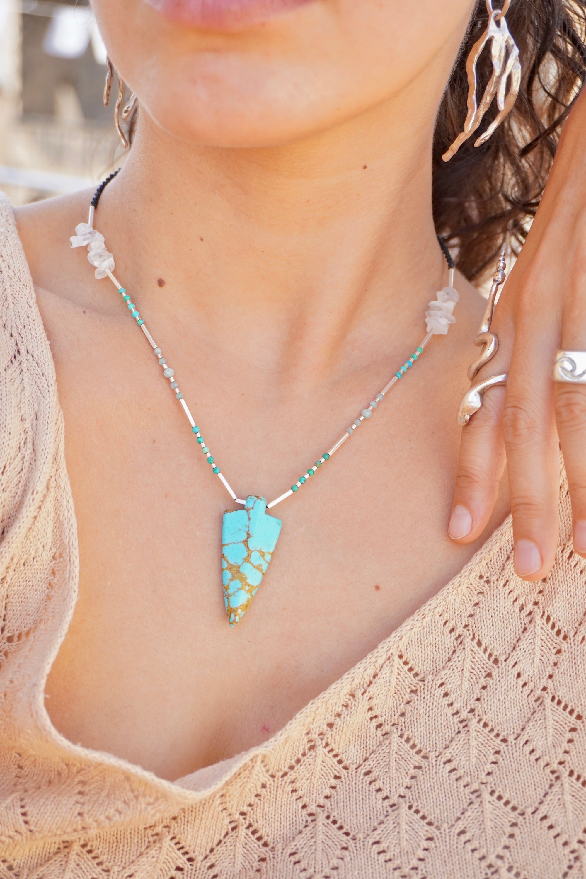 Collar Punta de Turquesa, Amazonita, Piedra Luna Arcoíris y Labradorita