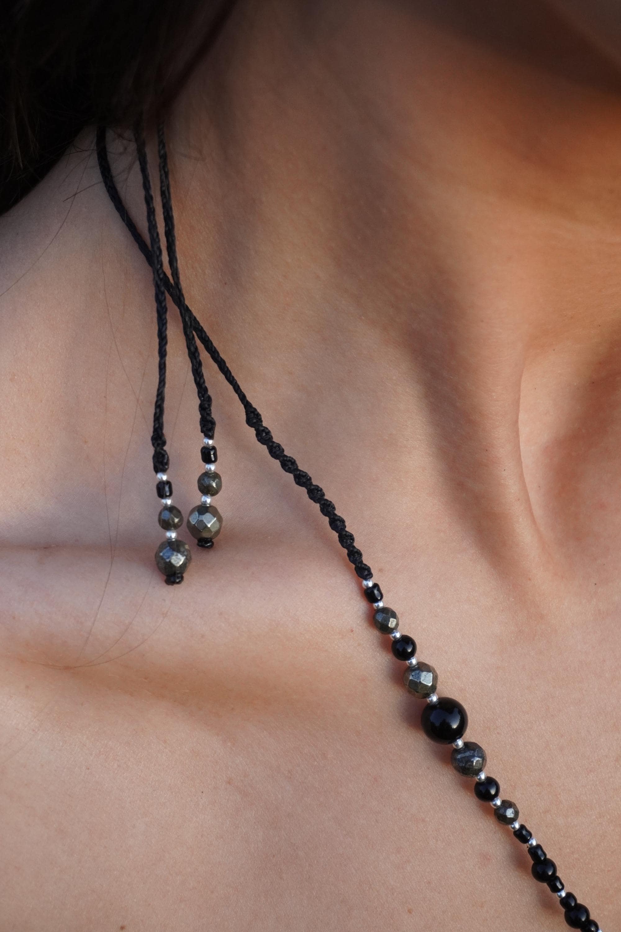 Collar Cruz bereber de Marruecos con Ónix y Pirita