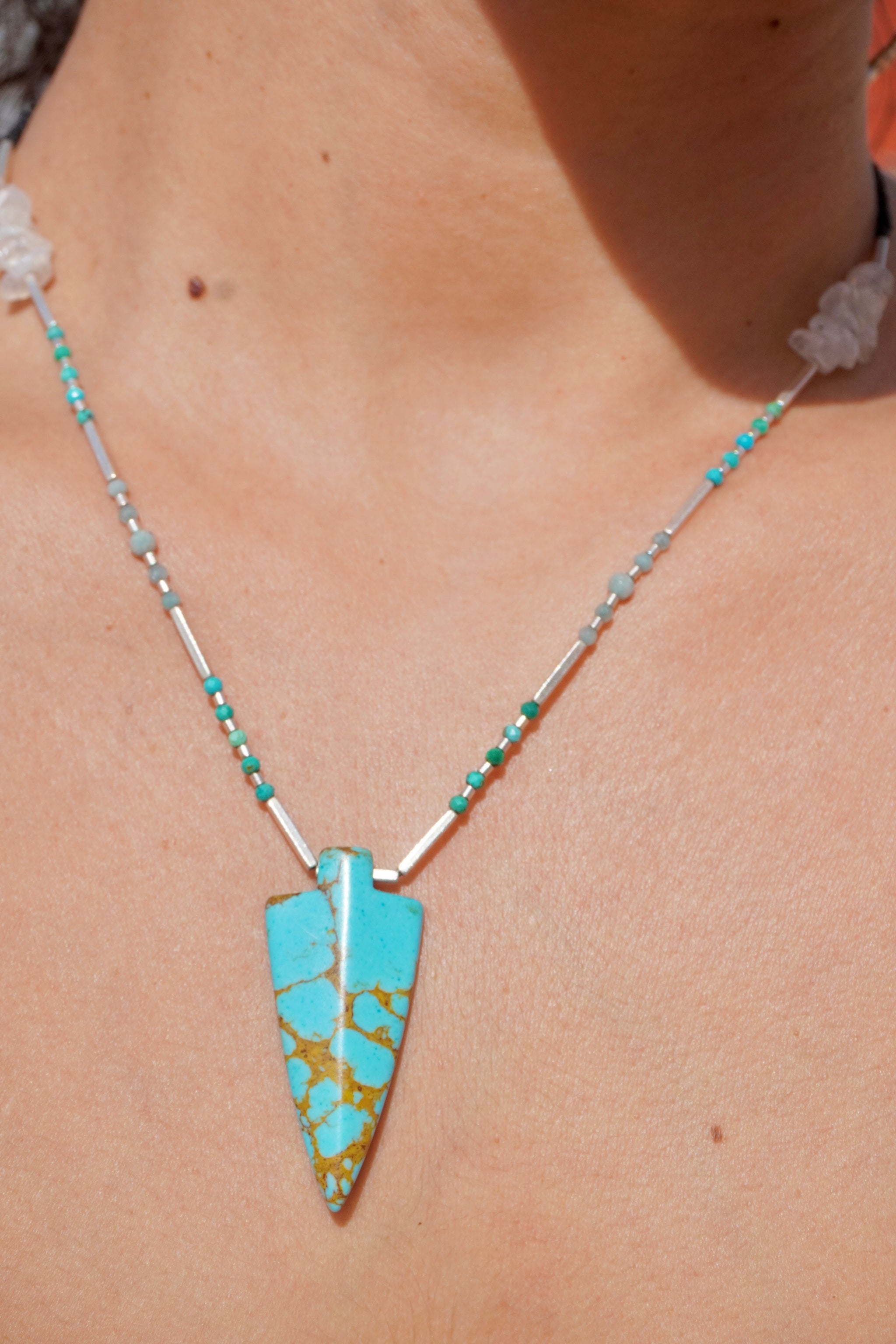 Collar Punta de Turquesa, Amazonita, Piedra Luna Arcoíris y Labradorita