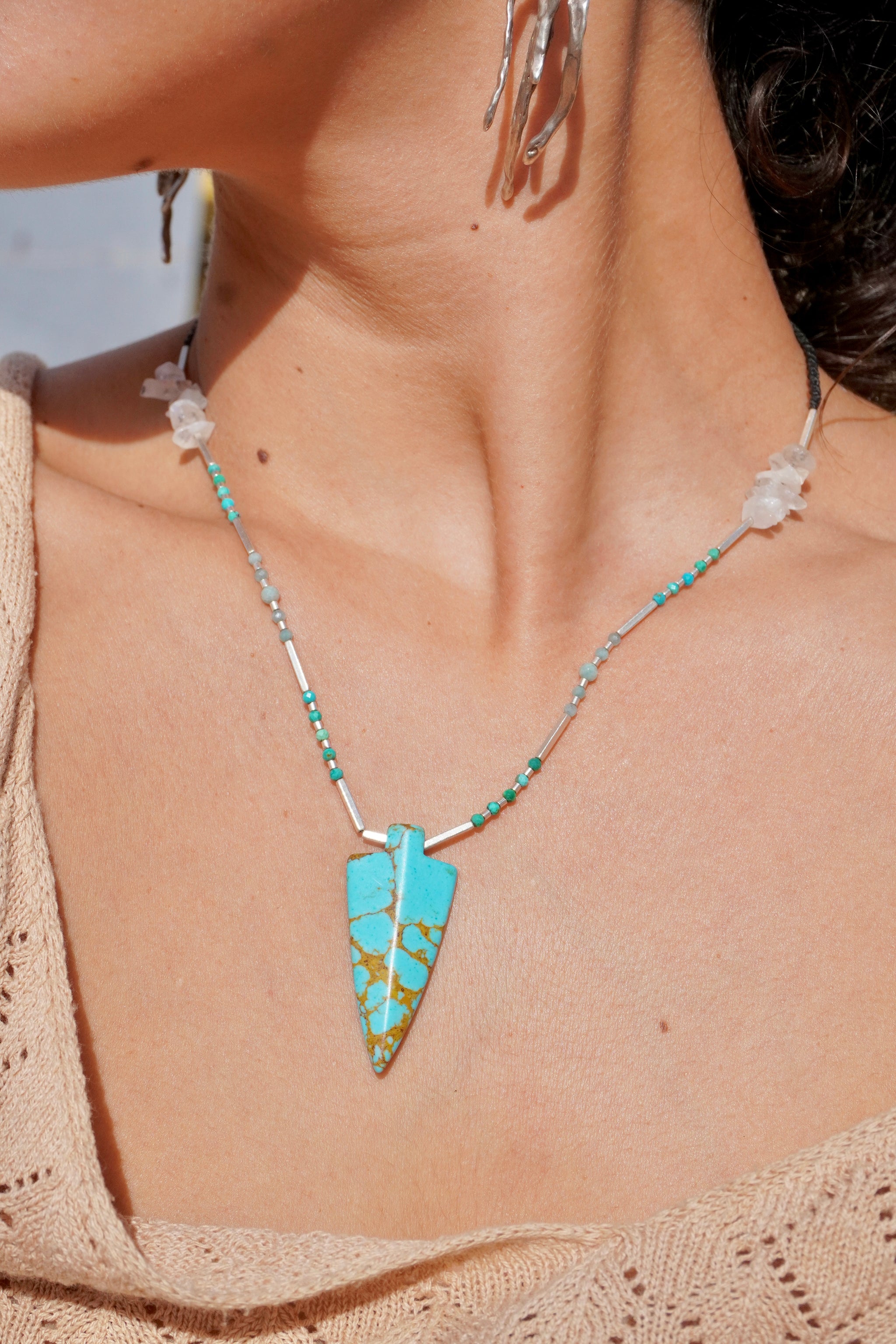 Collar Punta de Turquesa, Amazonita, Piedra Luna Arcoíris y Labradorita