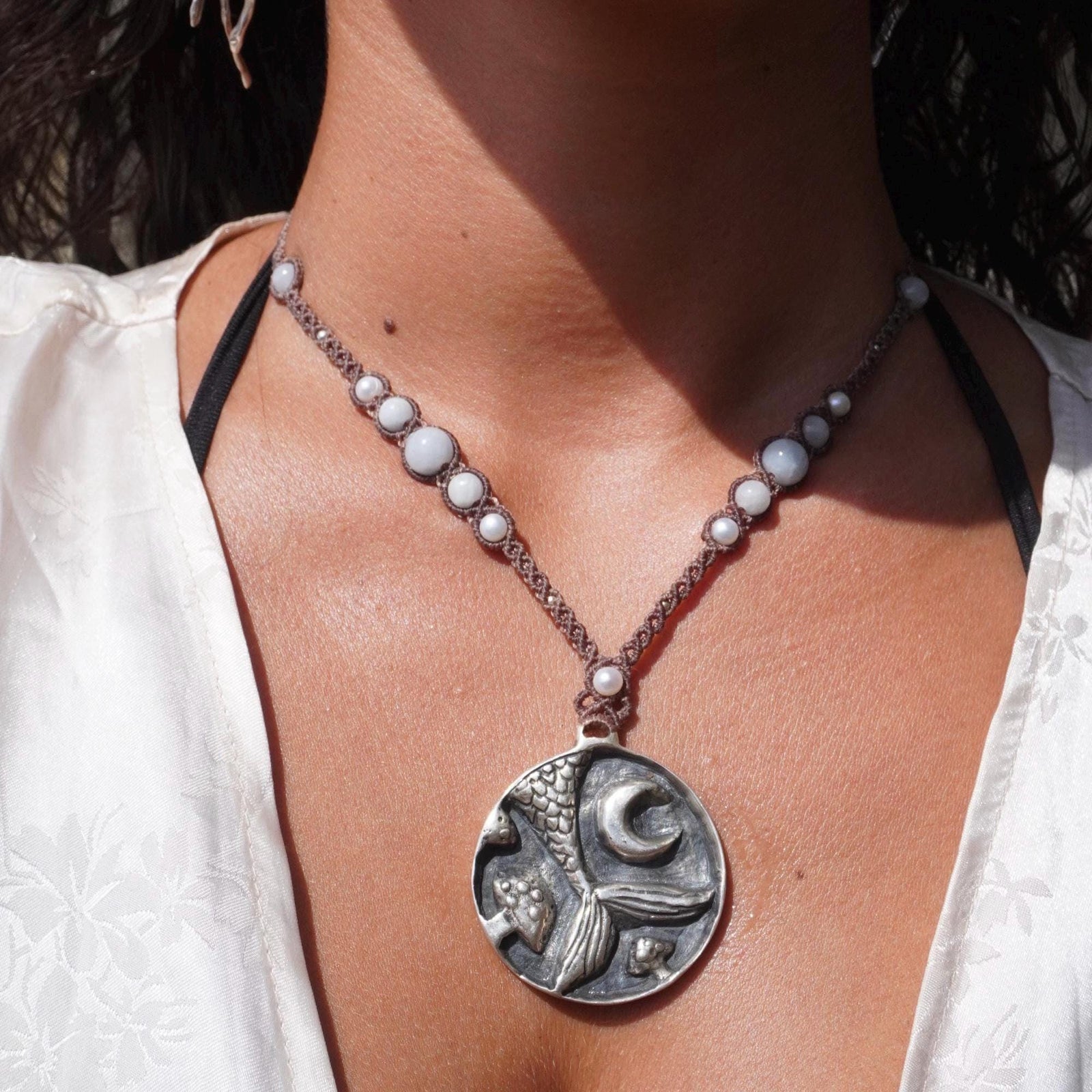 Collar Medalla Sirena de plata, Perlas y Aguamarina