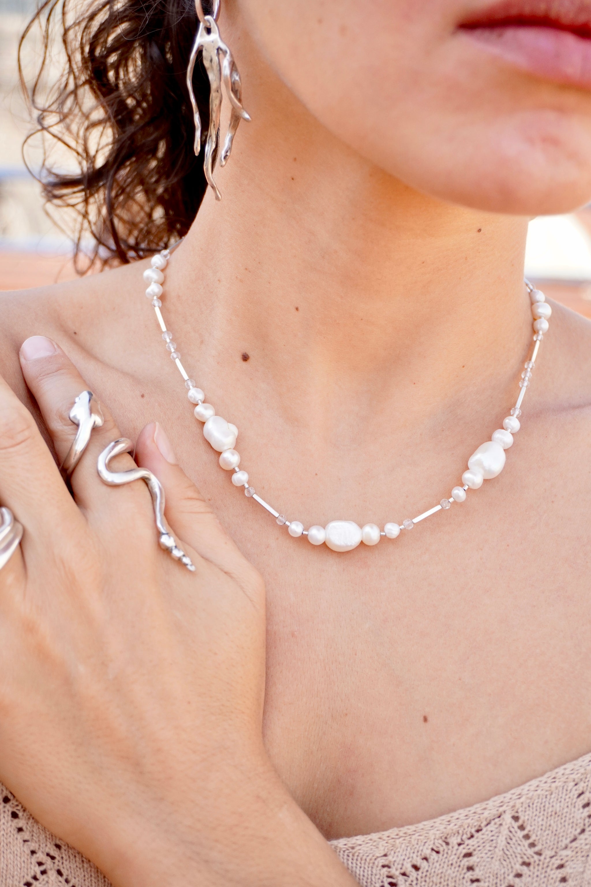 Collar con perlas y cuarzo cristal