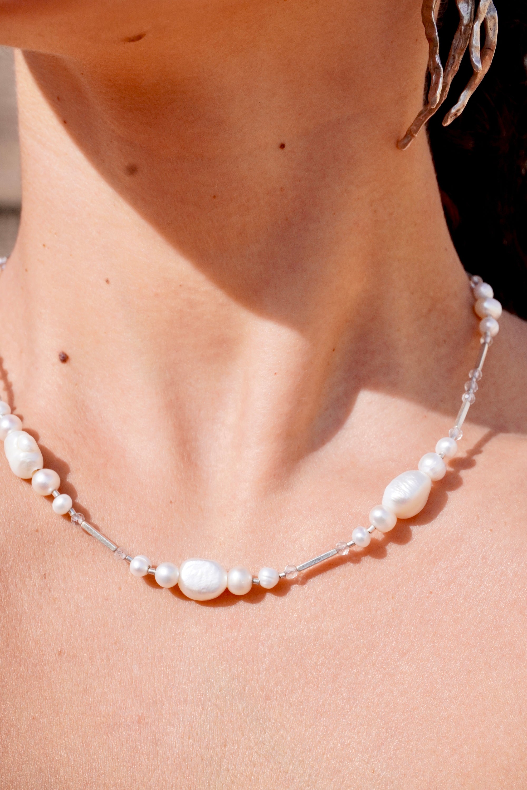 Collar con perlas y cuarzo cristal