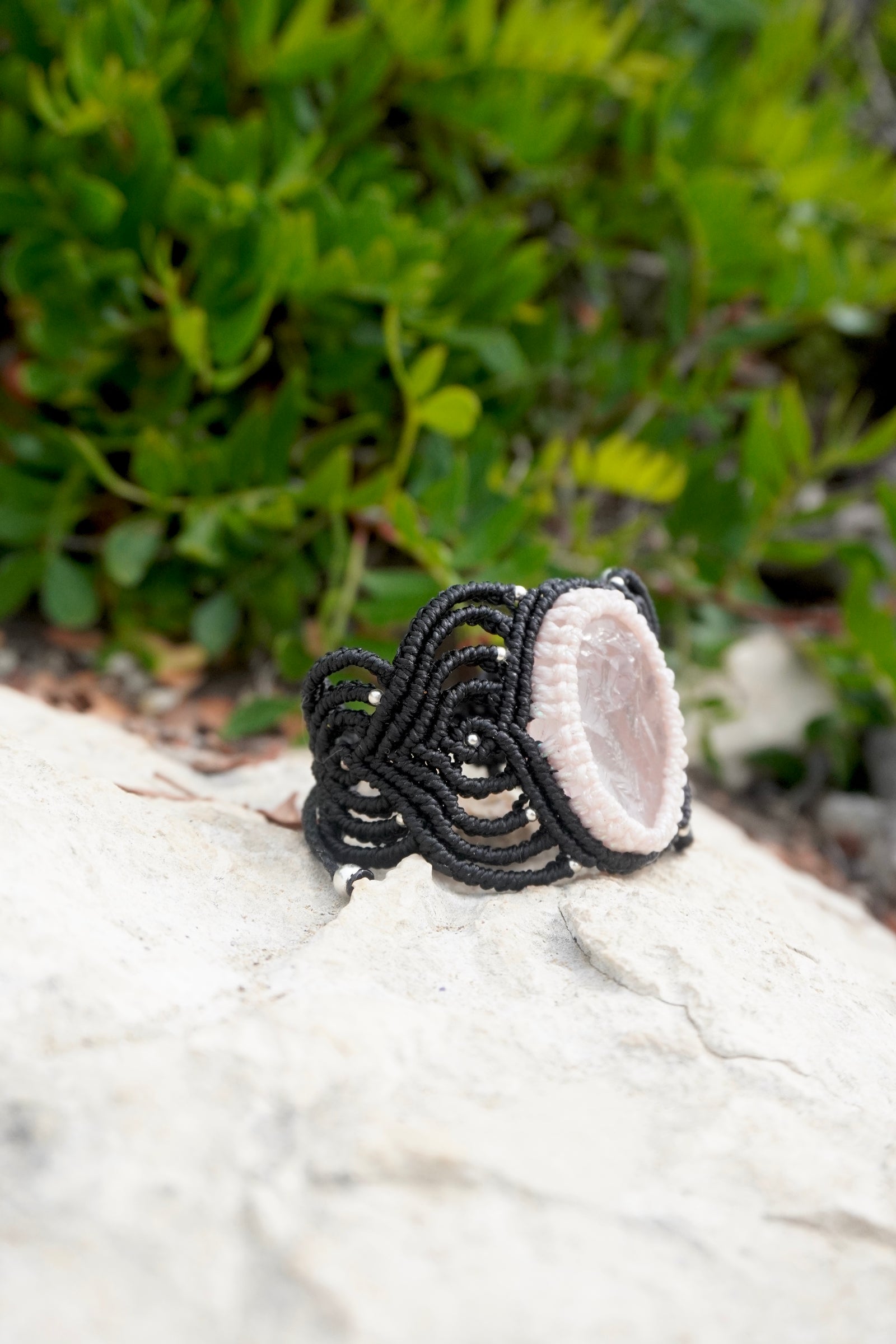 Brazalete de Cuarzo Rosa sin pulir