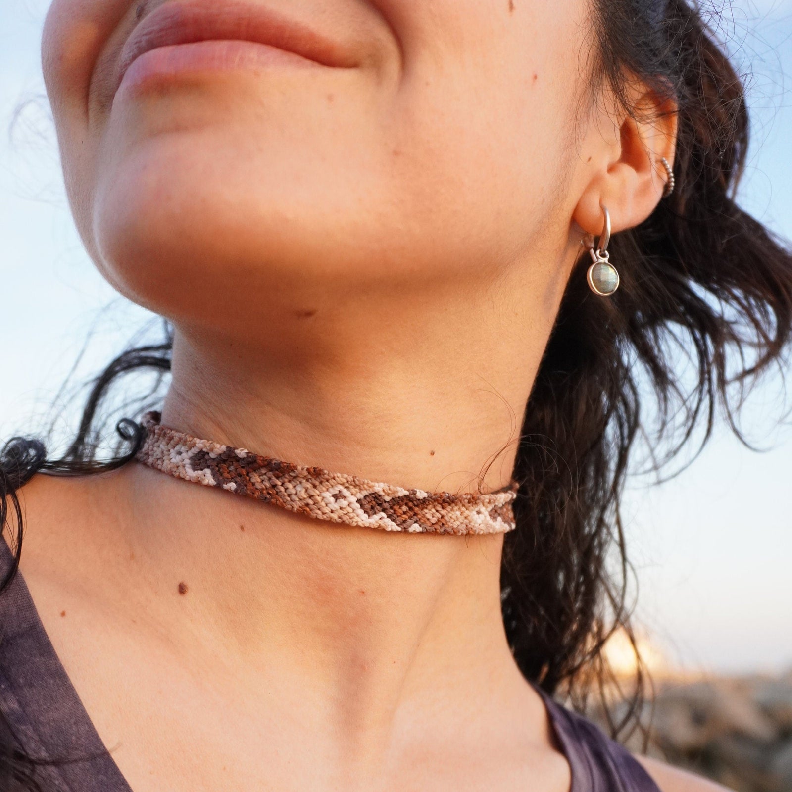 Chocker de macramé con Cuarzo Rosa