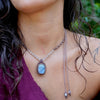 Collar de Piedra Luna Arcoíris y cuarzo rosa, con plata en micromacramé