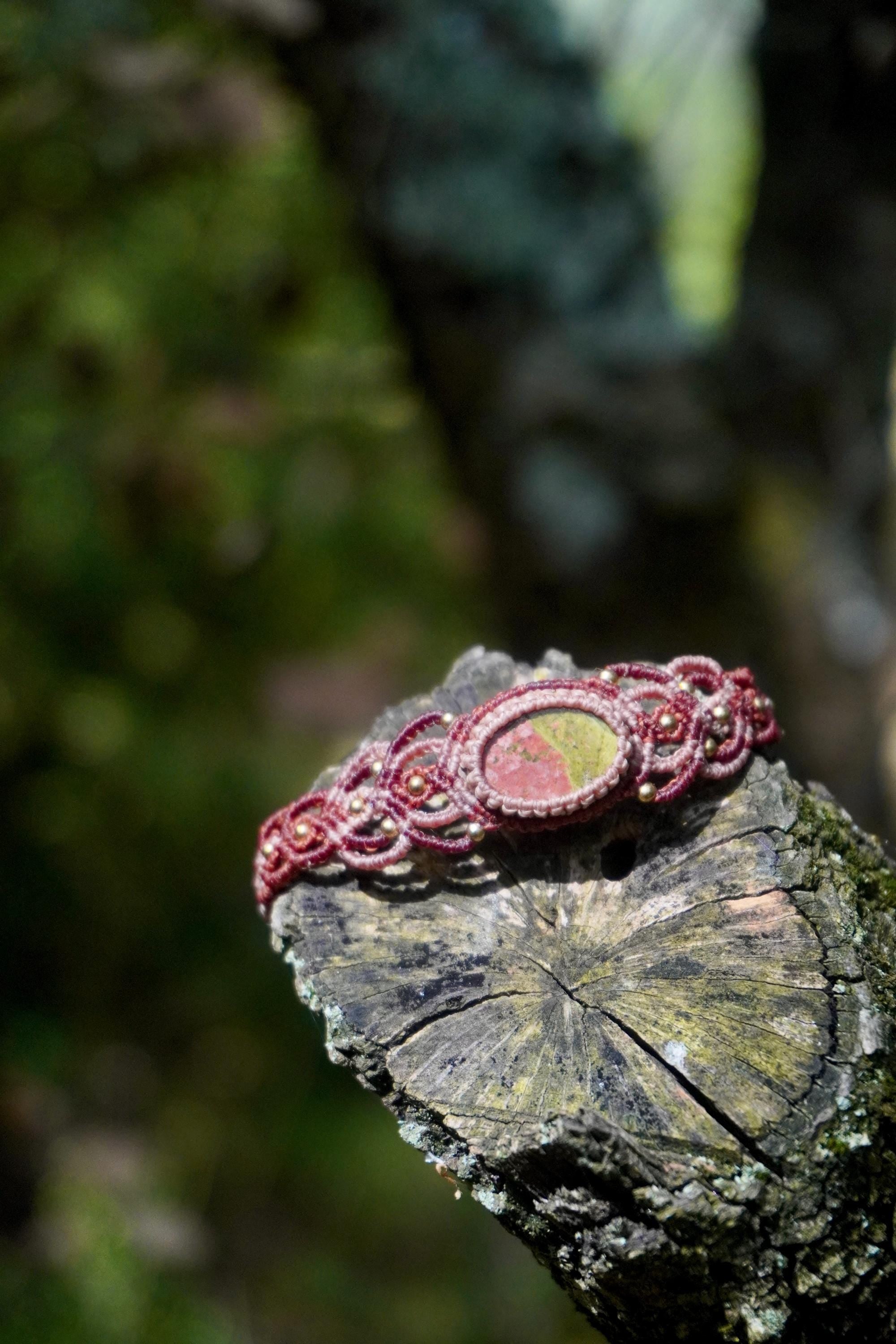 Pulsera de  Unakita y bronce