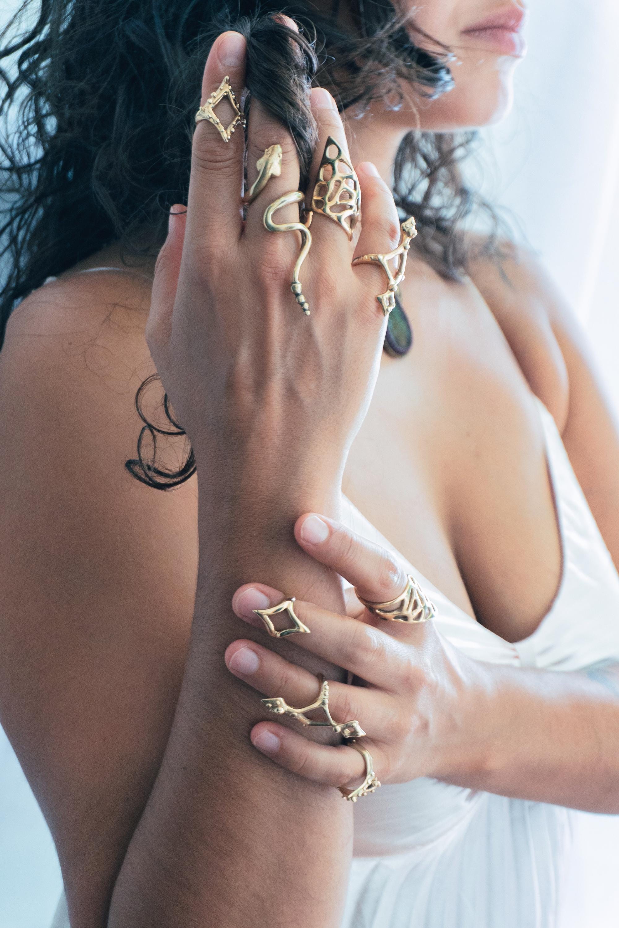 Anillo rombo en bronce