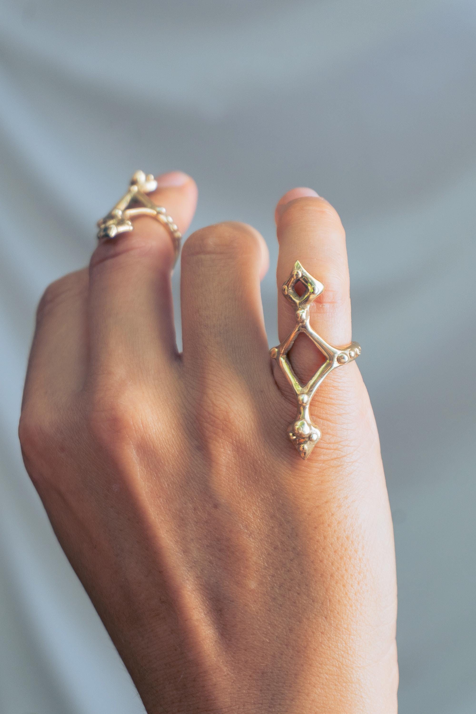 Anillo triple rombo en bronce