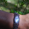 Brazalete Labradorita y plata en micromacramé