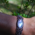Brazalete Labradorita y plata en micromacramé