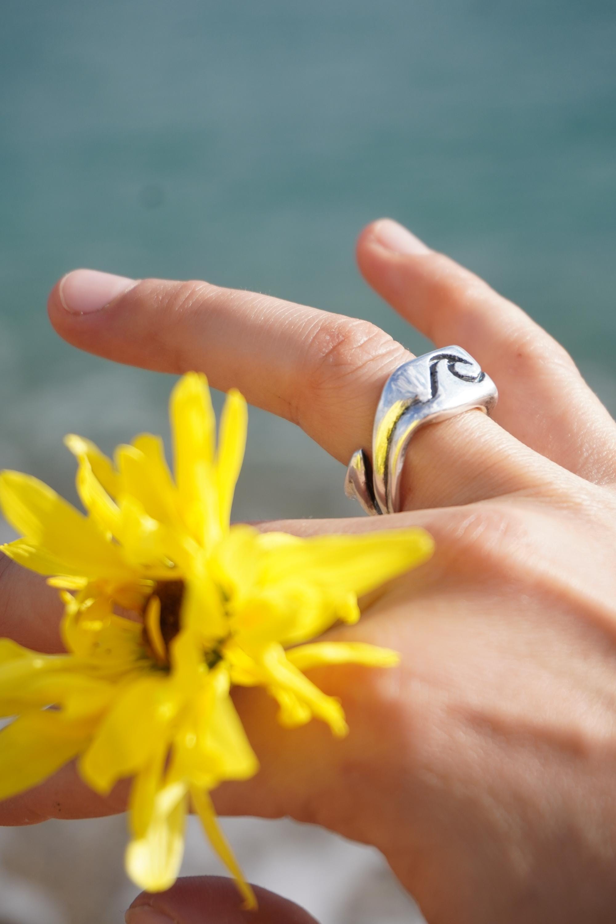 Anillo ola  en plata fina