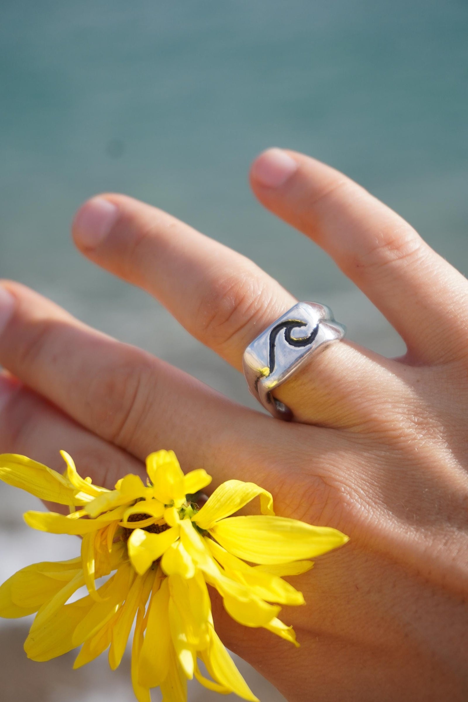 Anillo ola  en plata fina
